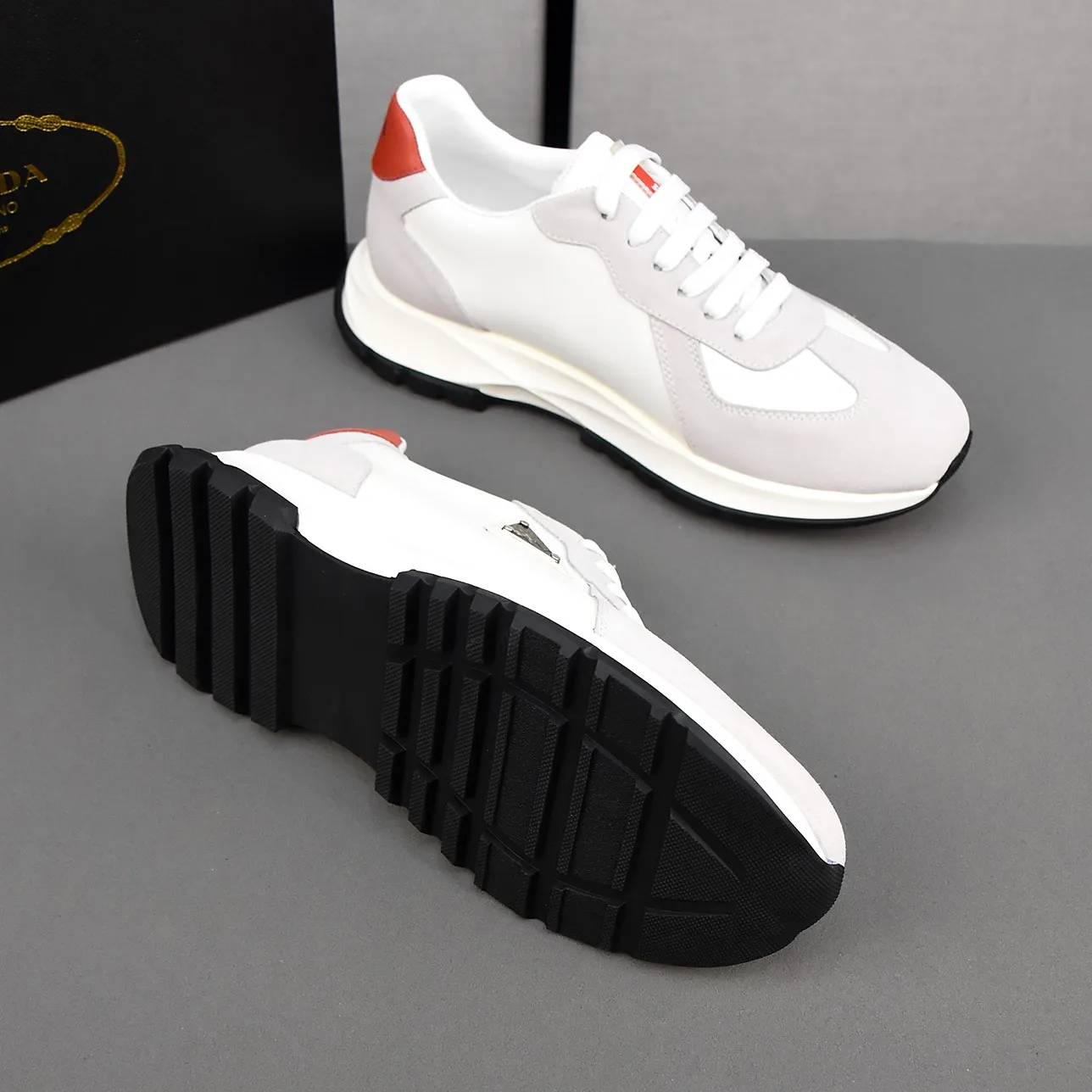 PP500🍒🍒🍒【PRADA】The upper is made of first-layer cowhide, sheepskin lining, and ultra-light soft elastic PU outsole. Men's size 38-44 (just choose according to your usual wearing size).